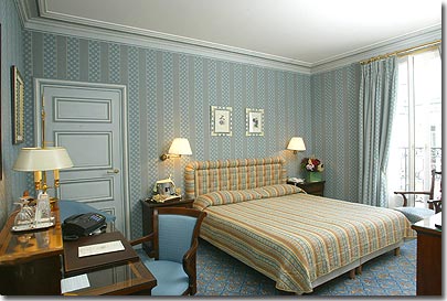 Photo 5 - Hotel Franklin Roosevelt 4* Sterne Paris in der Nähe der Avenue des Champs Elysées. - Alle unsere „Supérieure“ Zimmer zeichnen sich durch einen Mobiliar englischen Stiles und einer raffinierten Dekoration, für eine intimiste Umgebung aus.