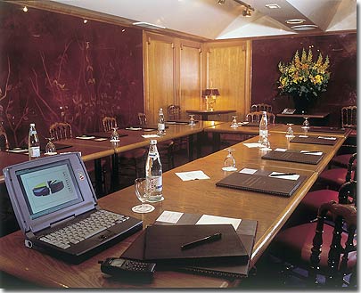 Photo 10 - Hotel Splendid Etoile Paris 4* star near the Champs Elysees and close to the Arch of Triumph - For your business meeting, our lounge accommodates you within his elegant and discreet framework.