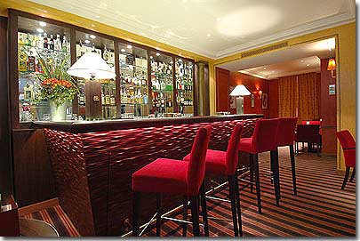Photo 2 - Hotel Lenox Montparnasse 3* Sterne Paris in der Nähe des Viertels Montparnasse und Saint-Germain des prés. - Entspannen Sie sich in unserer Art-Déco Bar, die auch für geschäftliche Besprechungen einen idealen Rahmen bietet.